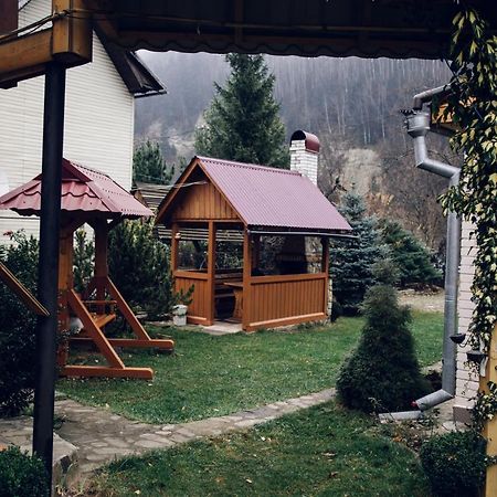 Cottage Nezabudka ヤレムチャ エクステリア 写真