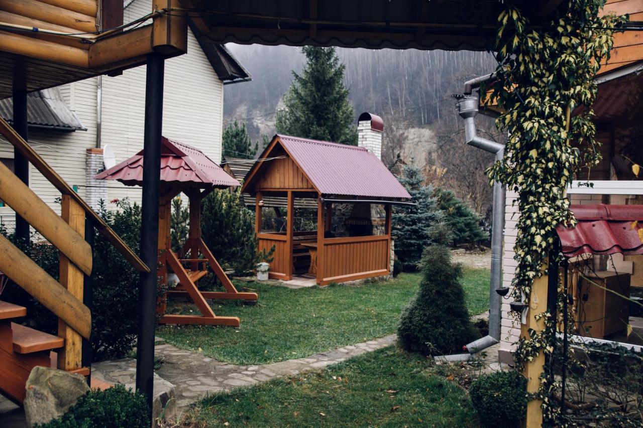 Cottage Nezabudka ヤレムチャ エクステリア 写真