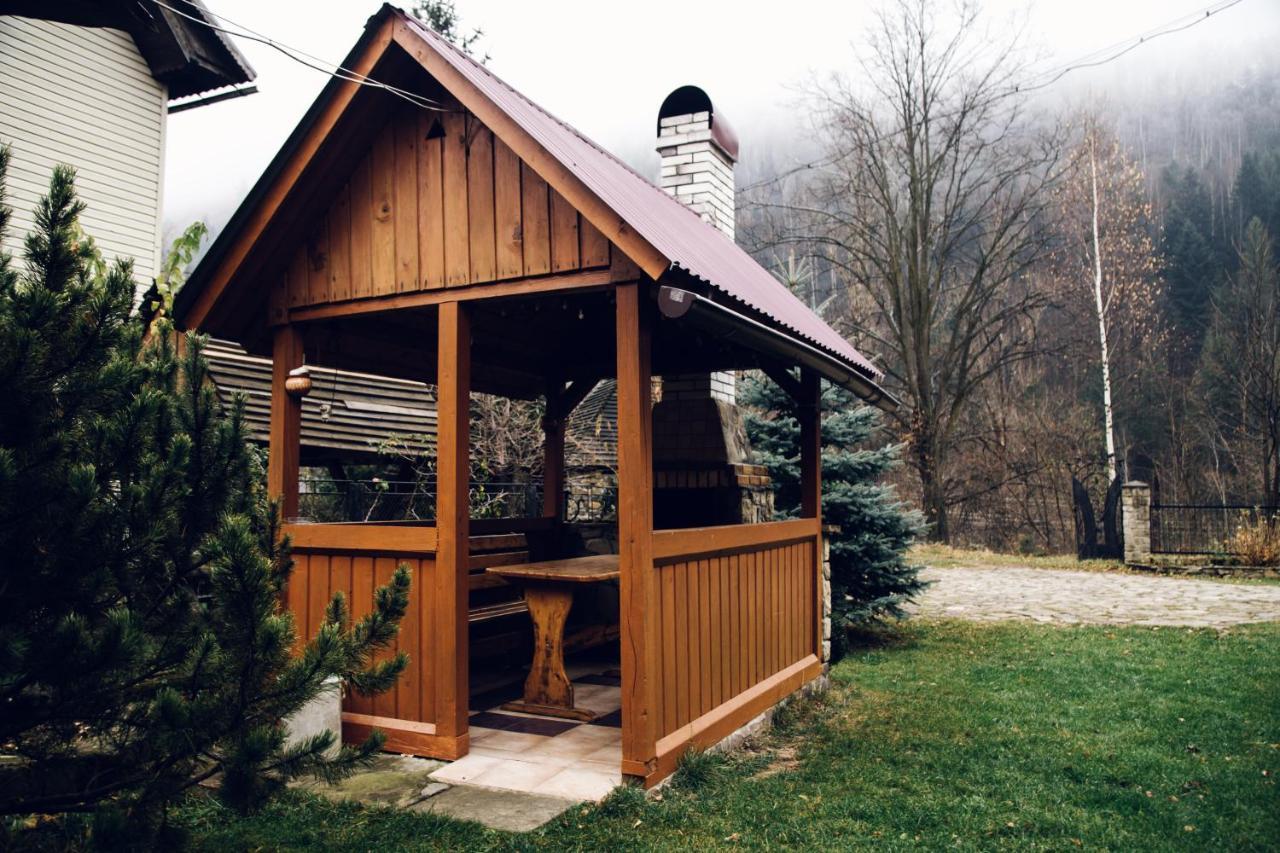 Cottage Nezabudka ヤレムチャ エクステリア 写真